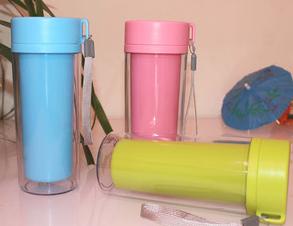 家有水杯请注意！“夺命杯”曾遭央视多次曝光，热水进“毒水”出