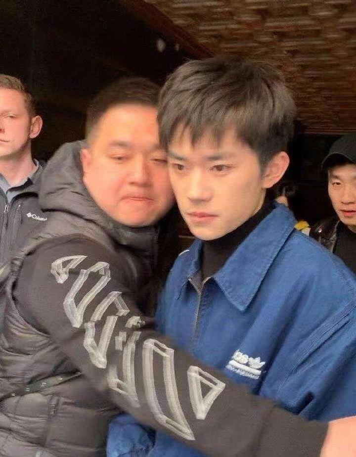 易烊千玺最初为什么被排挤,易烊千玺遭排挤