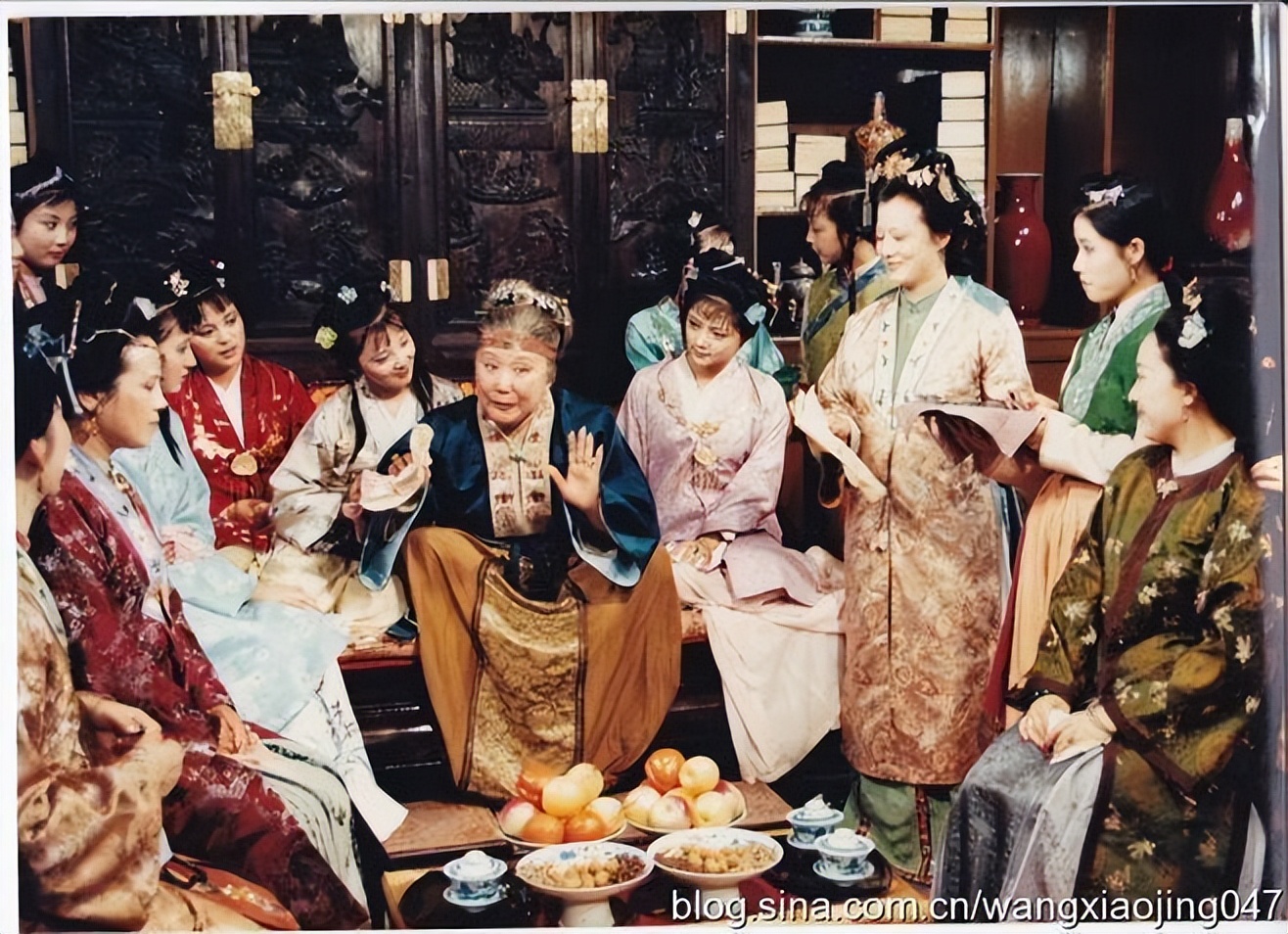 关晓彤红楼梦贾元春造型,关晓彤演薛宝钗