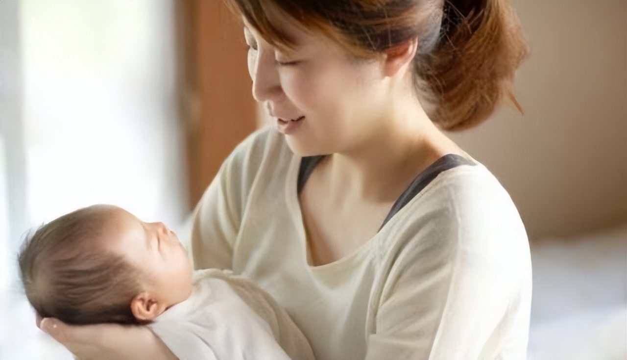 宝宝被育儿嫂打,宝宝被育儿嫂剧烈摇晃