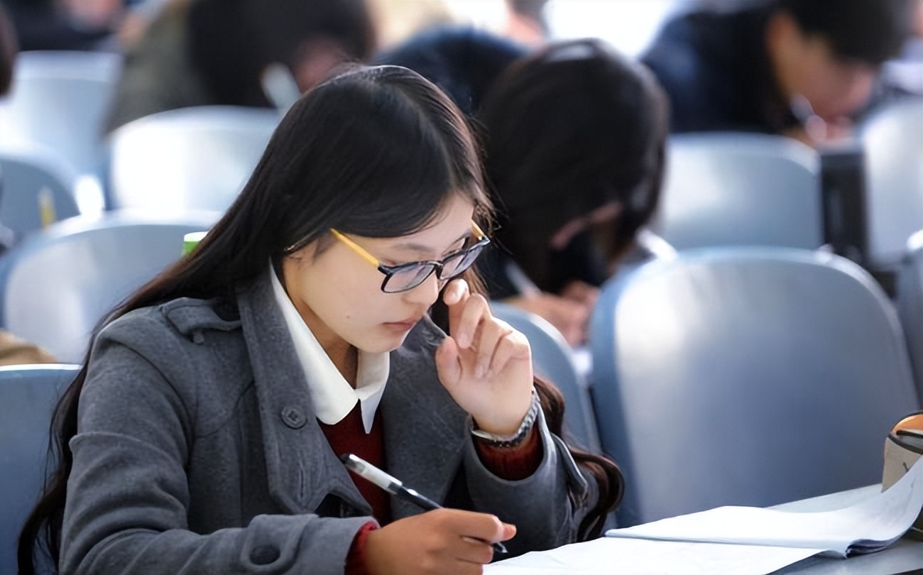 大学生职业探索和决策,大学生职业生涯的决策困难原因有