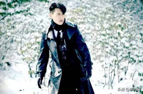 纵有疾风起人生不言弃靳东同款,纵有疾风起靳东的感触