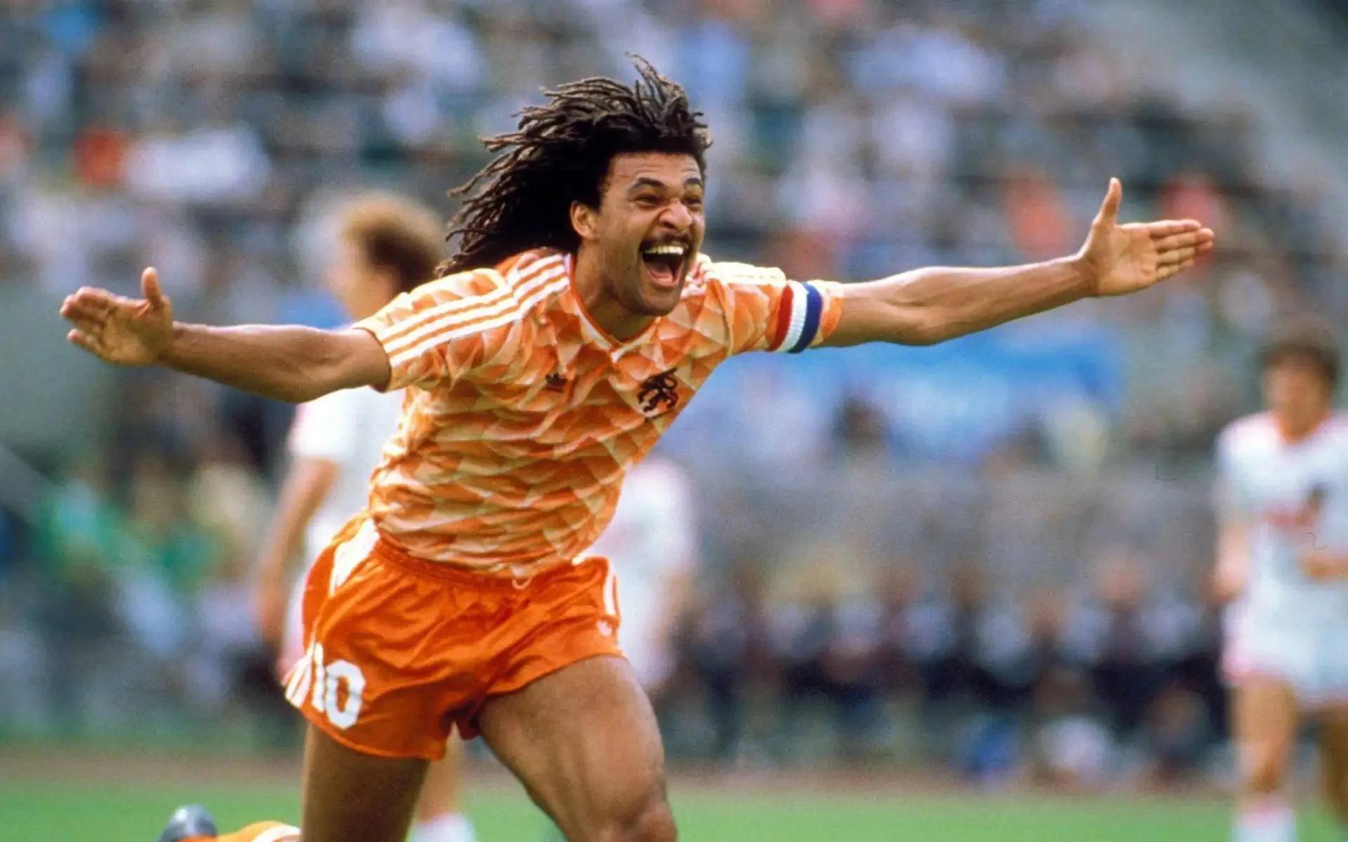 历史世界十大中场大师,世界足坛历史十大中场大师