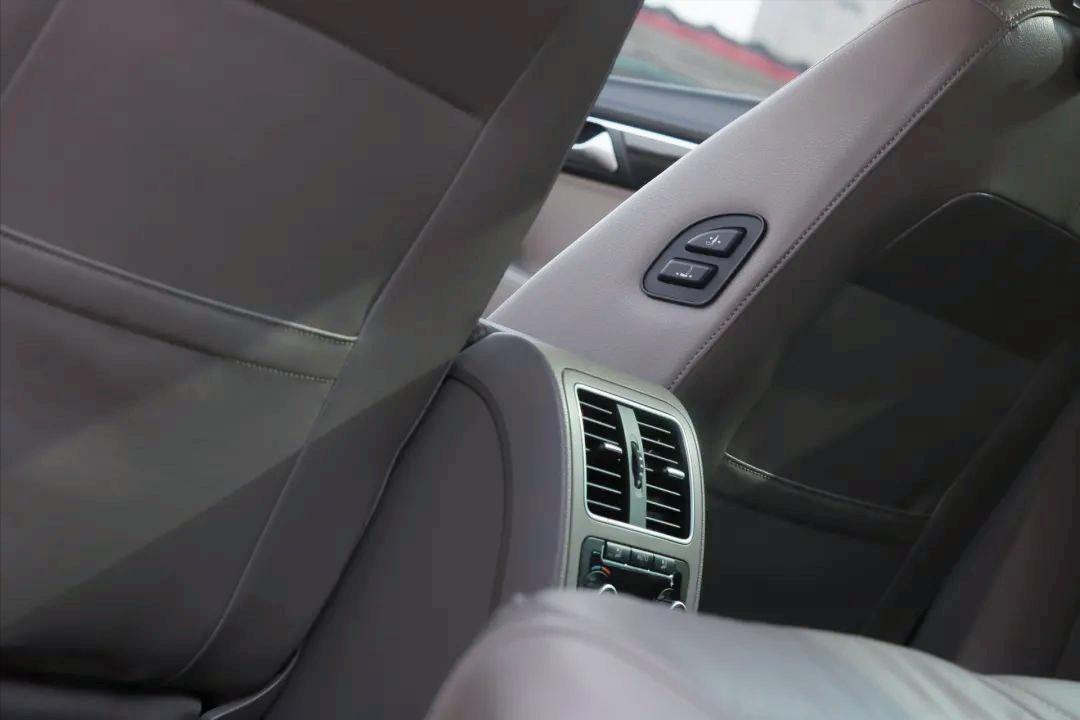 老迈腾b7换新款后新标,迈腾b7翻新哈尔滨