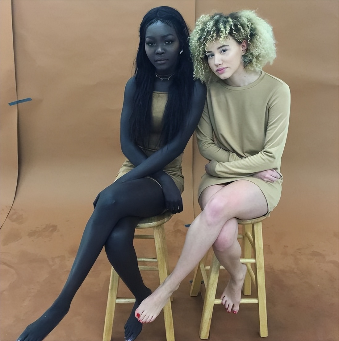 世界最黑模特：经历战乱、难民营，为何逃到美国后，她差点自杀？