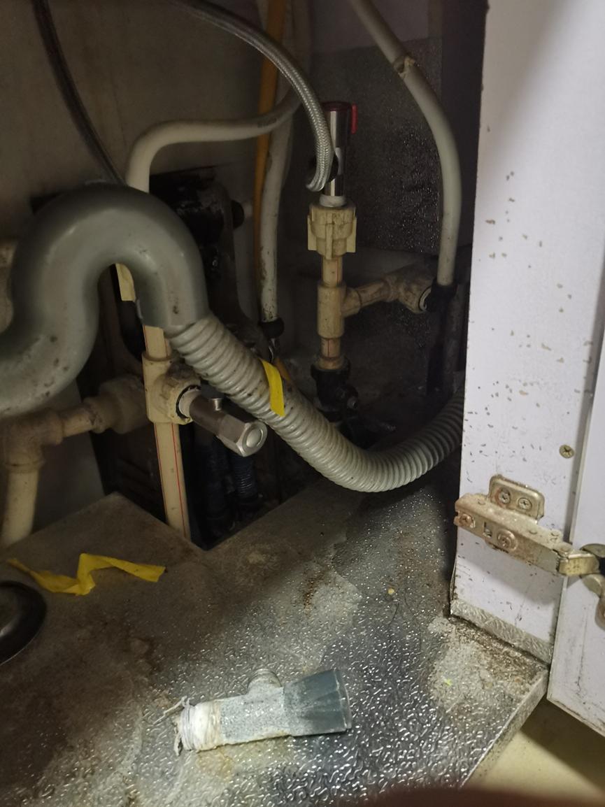 角阀漏水墙壁渗水多久能干,厨房角阀漏水修好楼下还在滴水