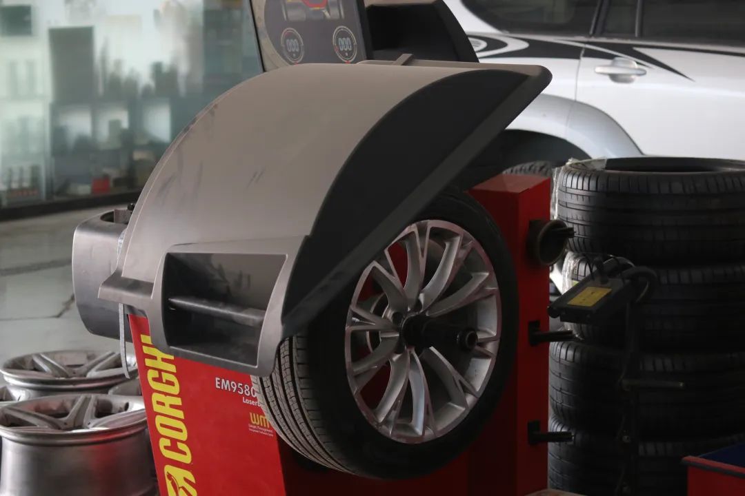 小伙100多万买宝马,小伙花了52万买了奥迪a8