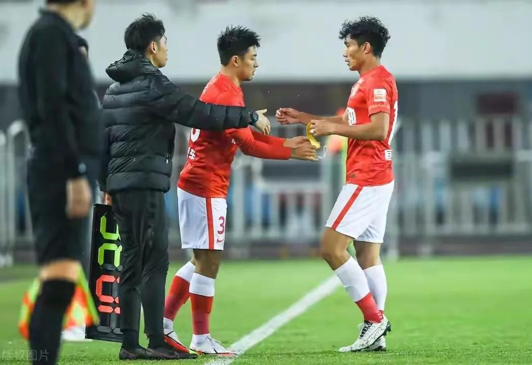 广州队告别中超提前一轮降入中甲,广州队要解散了吗