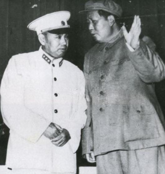 1973年,尤太忠给老政委*小平邓**送烟,*小平邓**拿到烟说了什么?