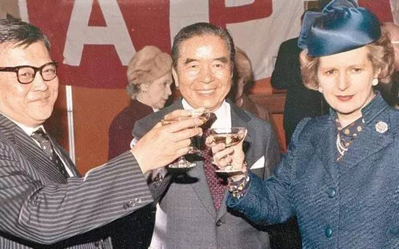 香港第一包租公，手上拥有15645套房产，一座商城每年就进账100亿