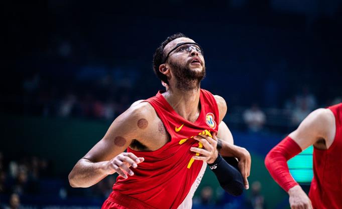 李凯尔首秀不敌意大利,李凯尔首秀得到11分