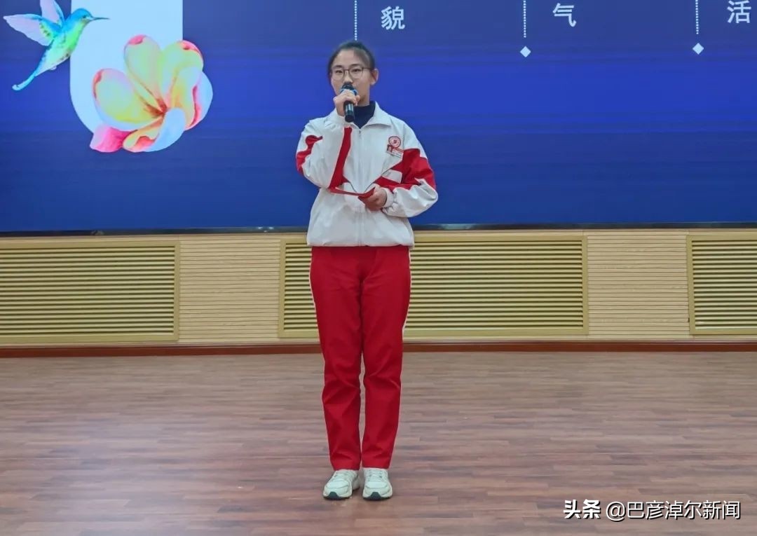 航拍实验中学运动会,万人奔跑看升旗场面壮观震撼