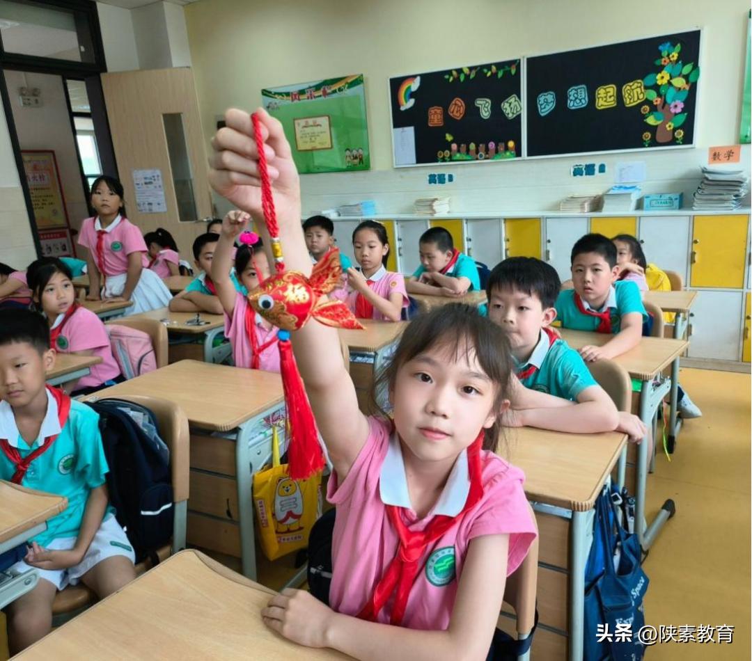 育传统美德扬爱国之心主题班会,育传统美德扬爱国之心诗词