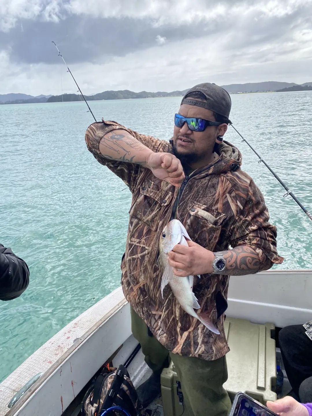 孙哥在新西兰:15岁退学,17岁生子,28岁出国,一小时挣200元