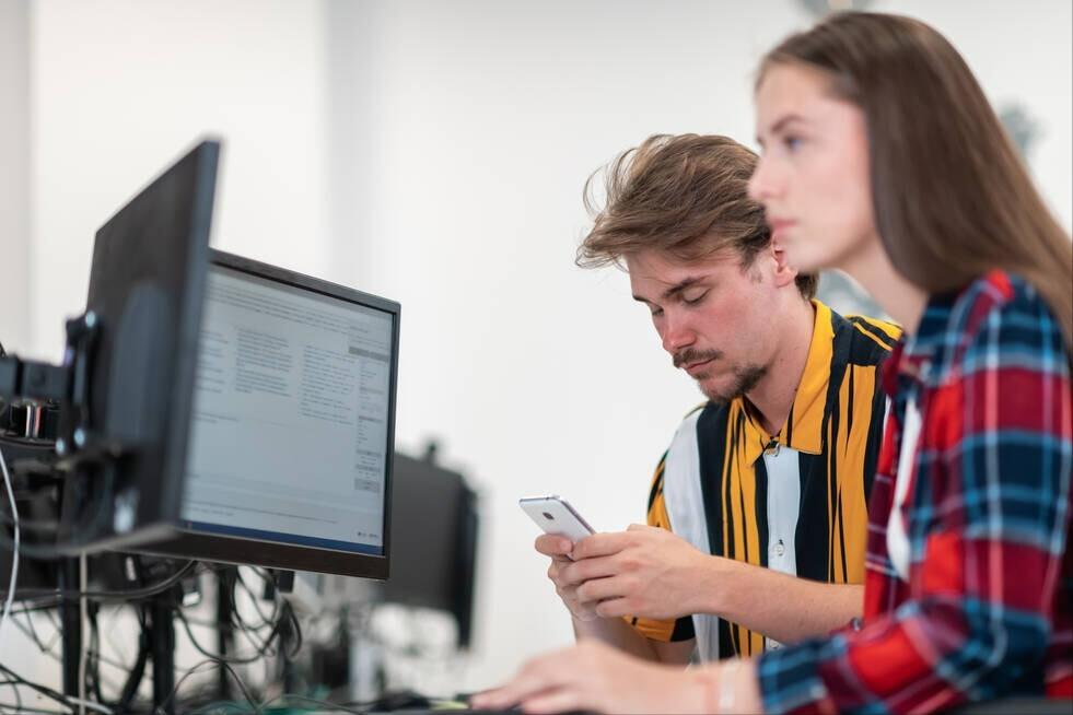 “头号卷王”德勤，起薪16000，全年涨幅29%