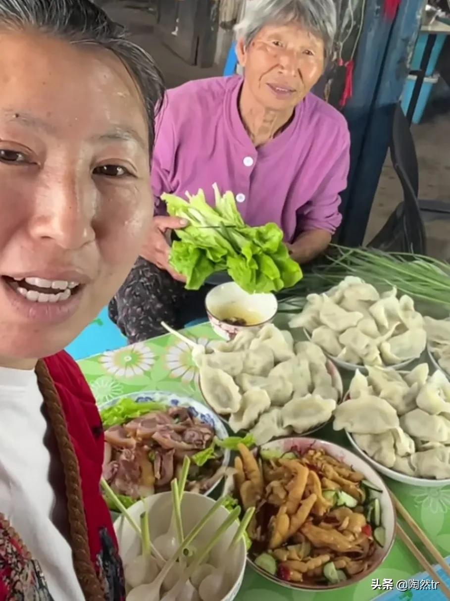 东北网红孙老太和女儿兰兰的身世,农村孙老太和女儿兰兰的身世