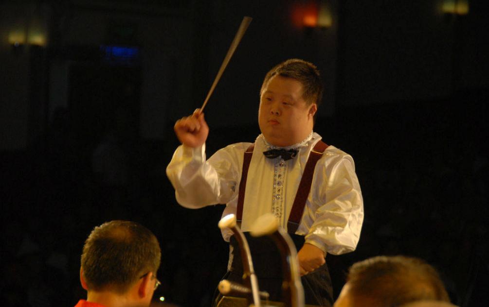 天才指挥家舟舟近况,天才指挥家舟舟的谎言