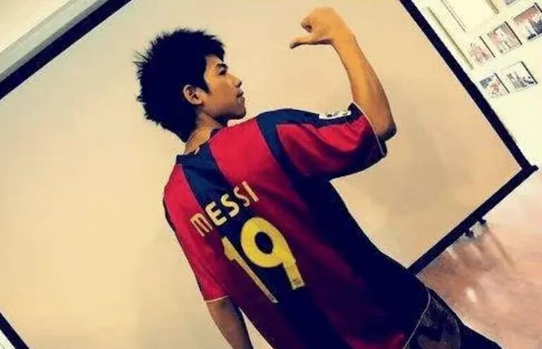 苏醒与球迷,球迷冲入球场与梅西拥抱现场