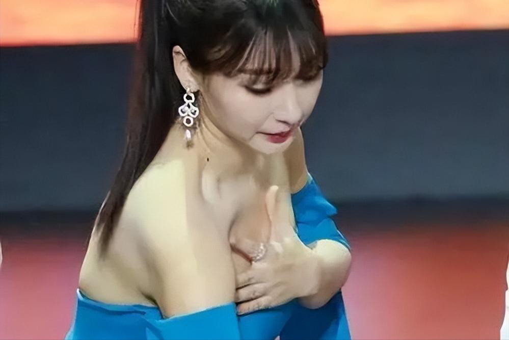 露*裤底**、露下乳、穿渔网内衣，女星们的穿着真的可以随心所欲吗？