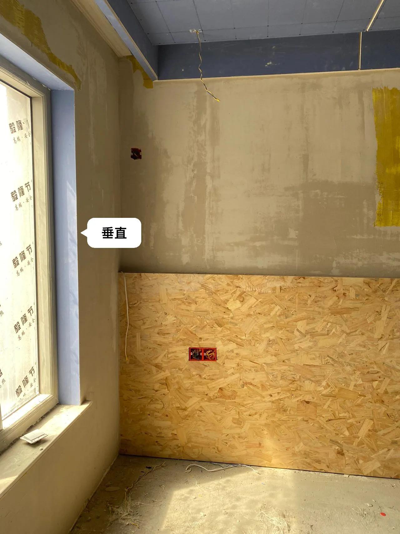 跑了10个工地现场,我终于明白了实木烤漆窗套和不锈钢窗套的区别