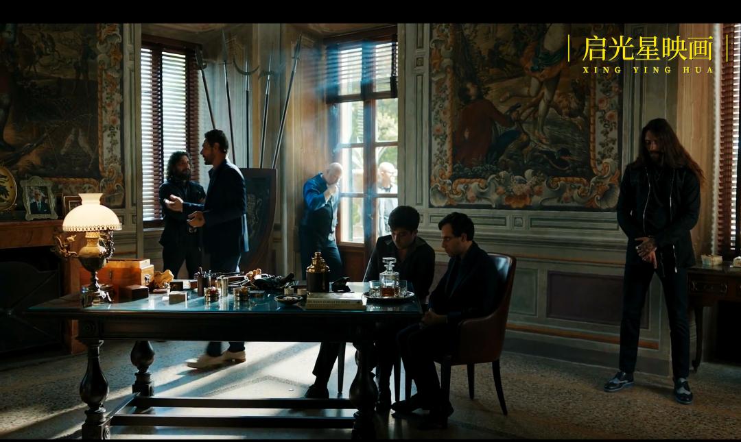 黑帮女老大成长史,黑帮女老大的传奇人生