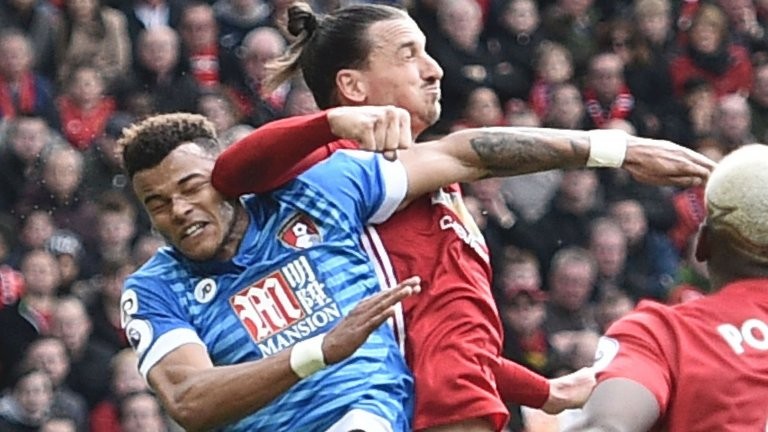 伊布退役兹拉坦,伊布退役纪念球衣