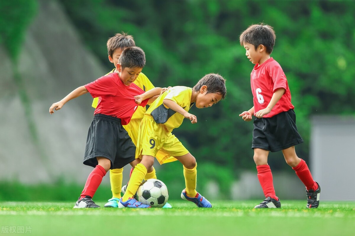 给中国足球带来什么,足球不只是一项运动更是一种精神