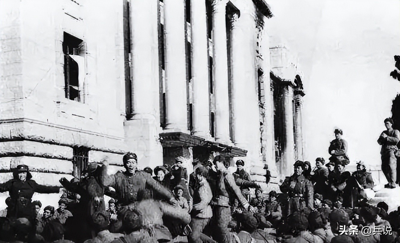 蒋军嫡系打仗很特殊，金砖悄悄埋地，投降时要求“不搜腰包”