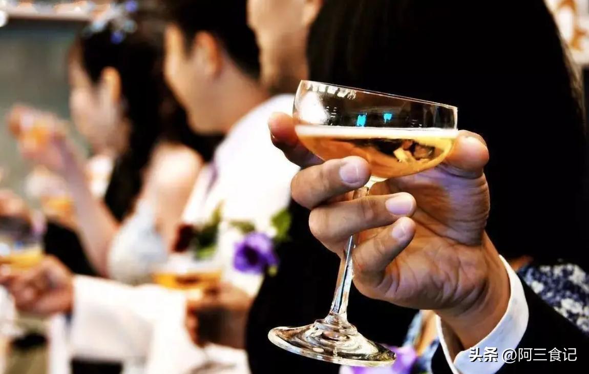 酒桌敬酒话术职场,职场酒局敬酒词