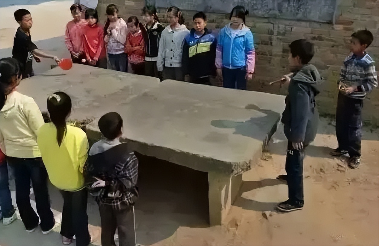 八十年代乒乓球台图片,70年代木制乒乓球台