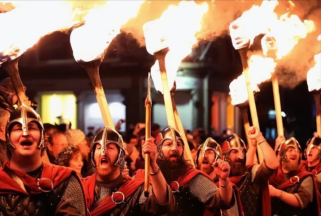 霍格马奈：苏格兰新年庆祝活动和习俗
