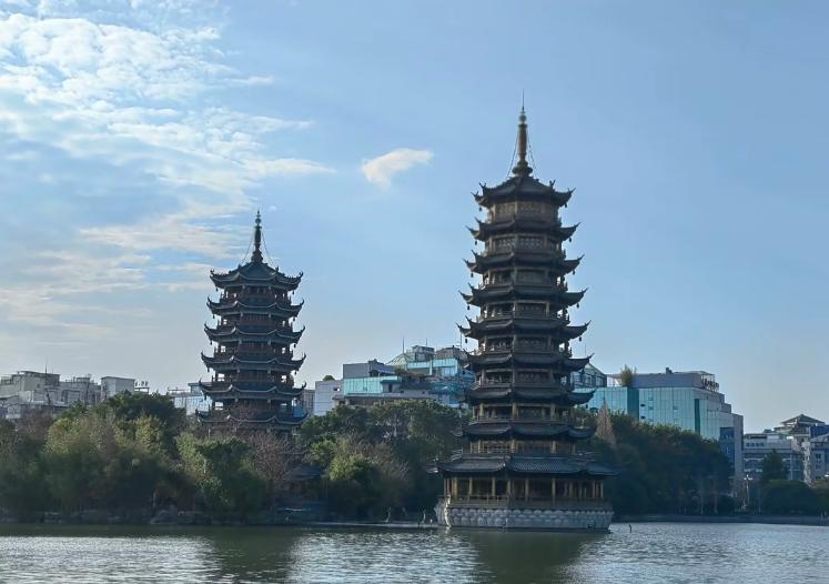 西安到北海自驾过路费是多少,西安到北海自驾在哪里住一天合适