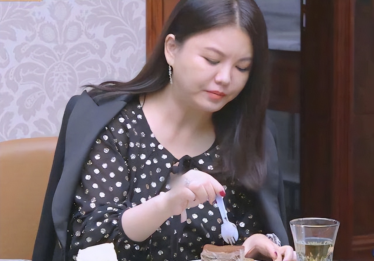 李湘一顿早餐5000块钱原版,李湘大s别墅对比