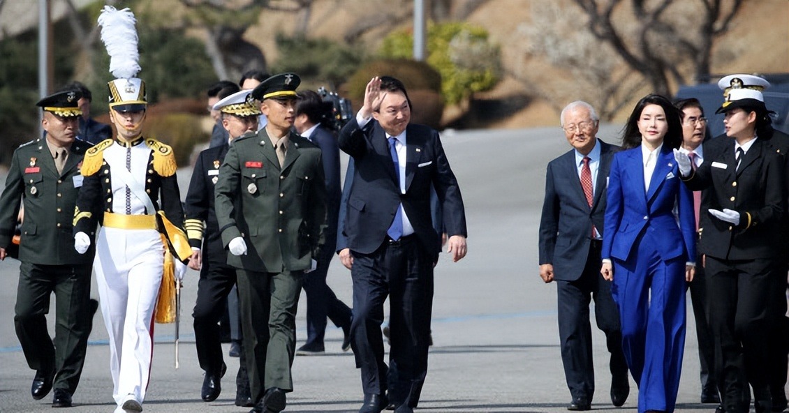 韩第一夫人,韩第一夫人罕见亮相