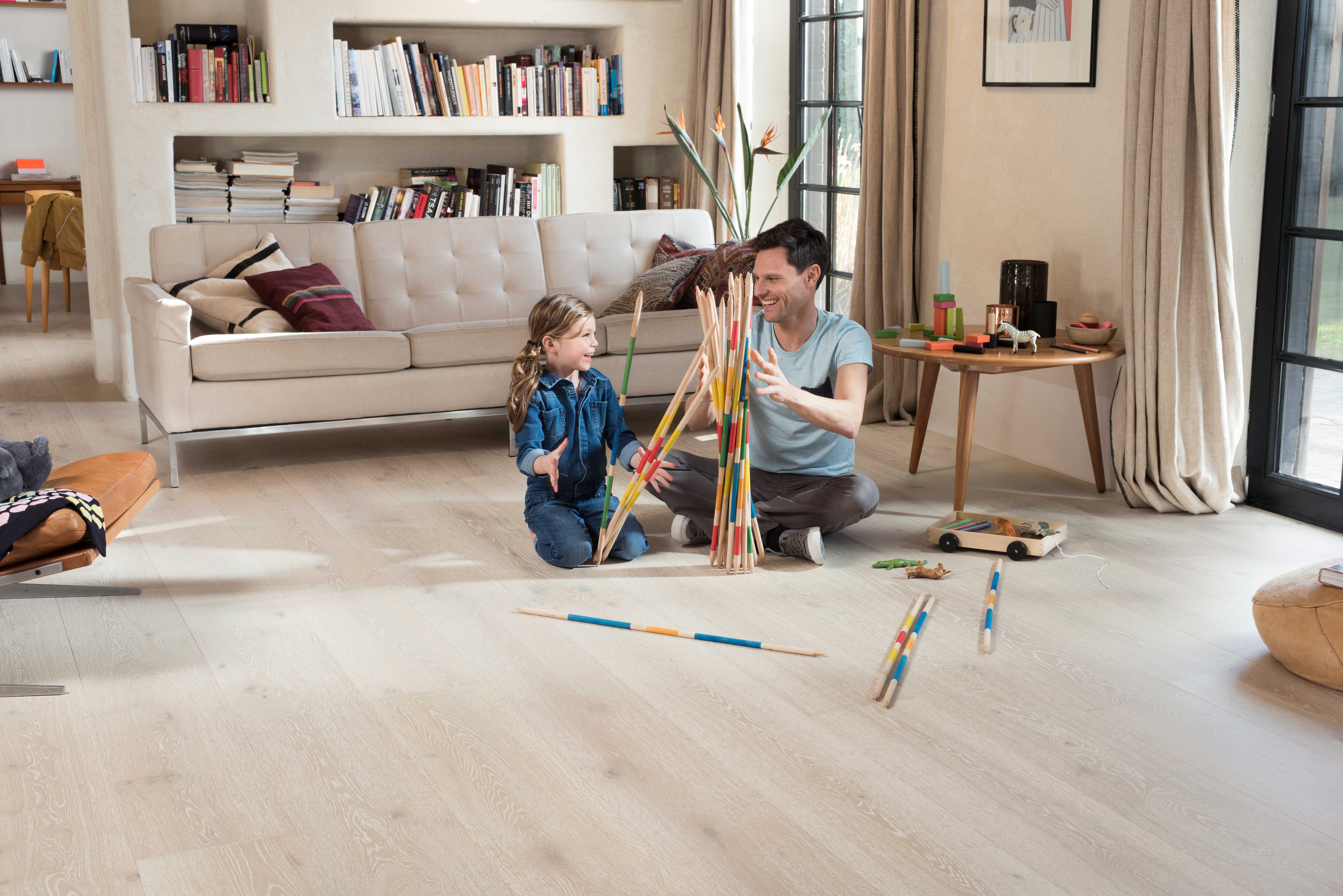 把快乐锁牢，玩闹不留“痕”