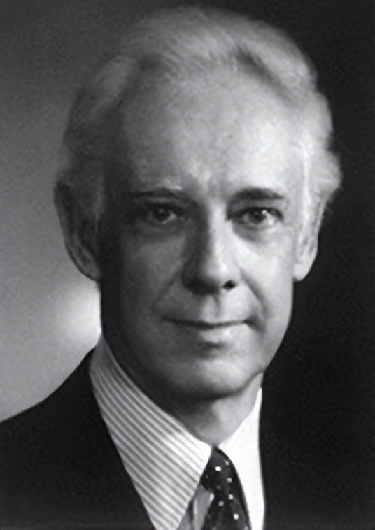 查哥西亚王国的文化多元化的原因，与历代皇帝对新鲜文化的态度