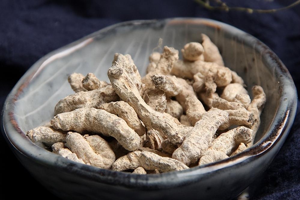 *泄早**,许是玄府不通,善用麻黄,开通玄府,兴阳止泄