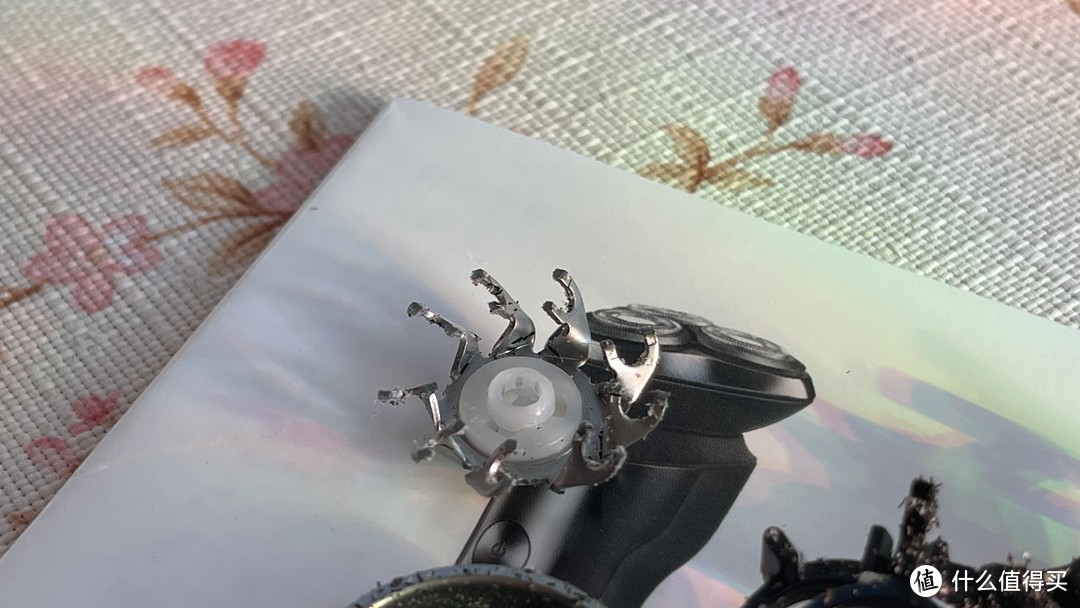 三合一刀头剃须刀,多刀头充电式剃须刀图案及价格表