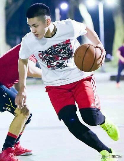 吴亦凡的成长经历，注定了悲剧的结局