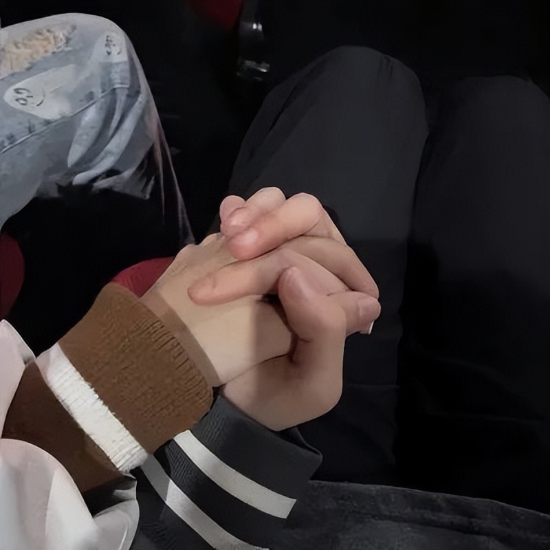 低落情侣头像,真人情侣头像背对着往前走