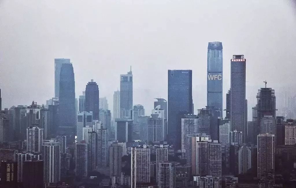 混在县城深度好文完整版,深度长文混在小县城深度解析