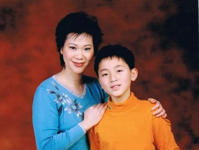 施之皓的二婚妻子,曹燕华和施之皓为什么离婚