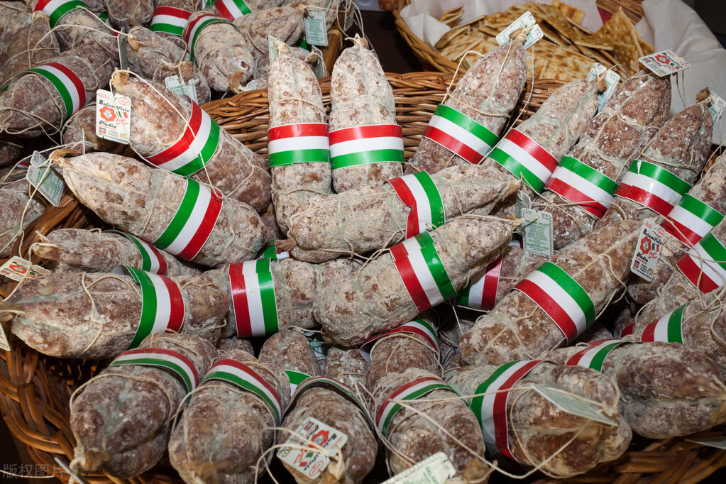 意大利萨拉米披萨制作方法,意大利萨拉米香肠制作配方