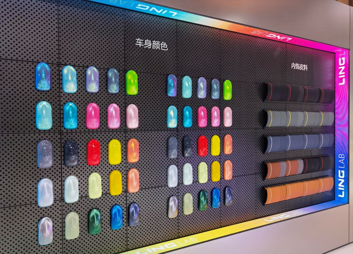 五菱宏光miniev三元锂的哪个好,五菱宏光minievgameboy版实车