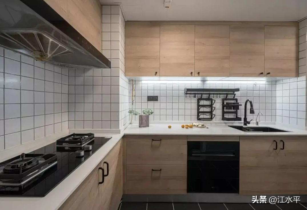 厨房没有窗户怎么解决采光和通风,夏天厨房没有窗户怎么办