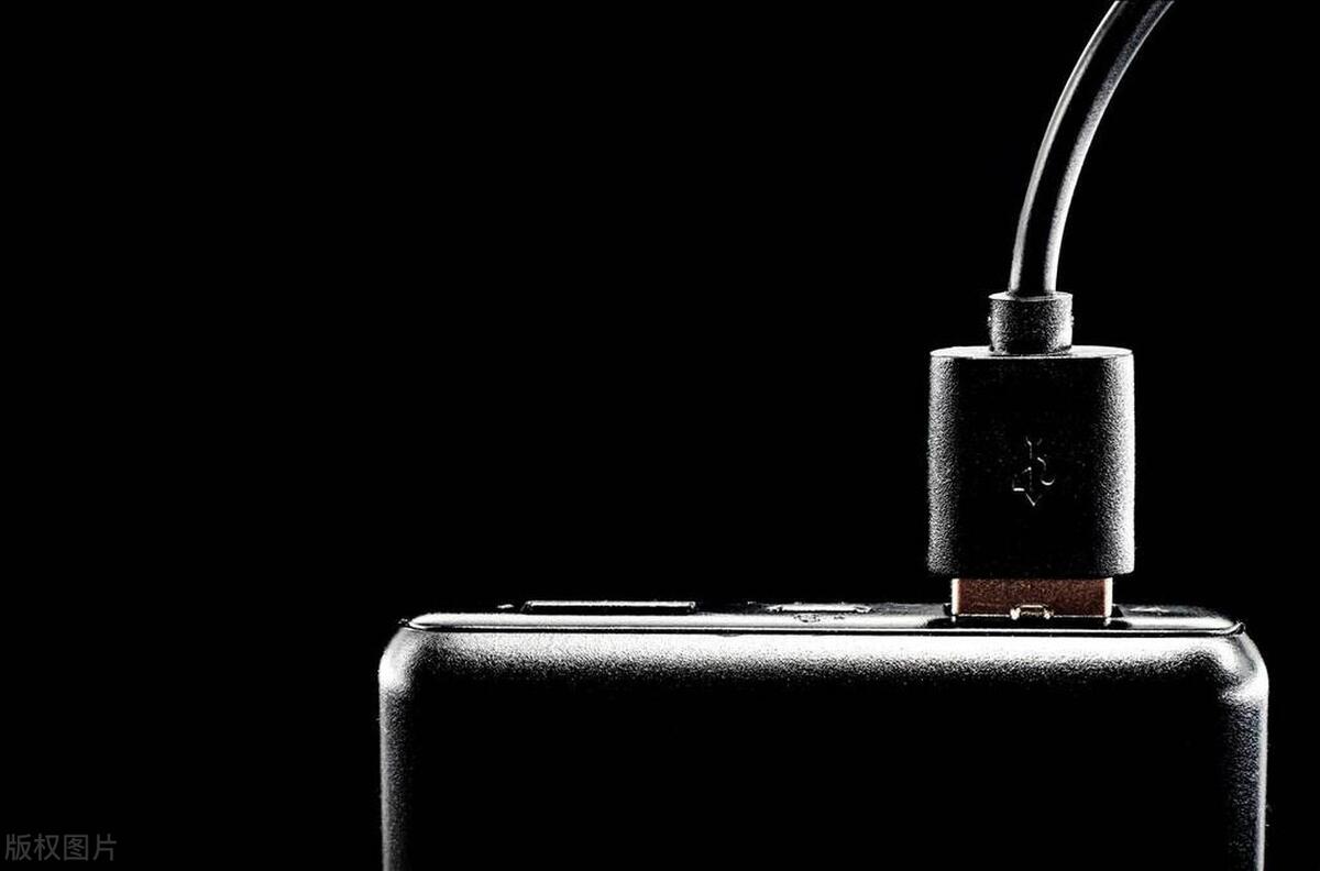 手机电池质保一年好还是三年好,手机一年质保包括电池吗