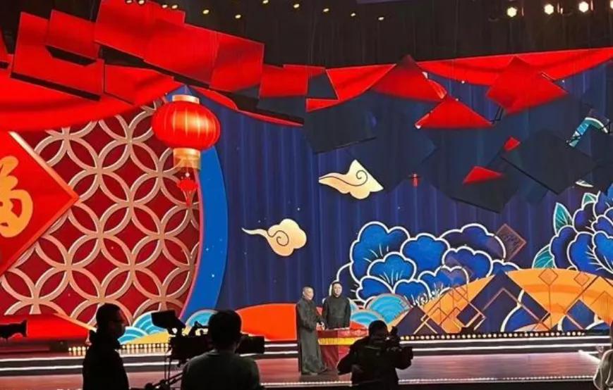 山东春晚路透！53岁周涛气质佳，郭德纲冯巩现身，刘雨昕全家登台