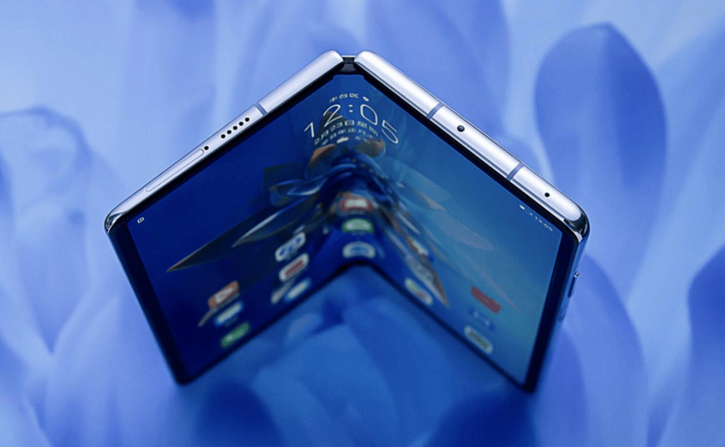 灵魂拷问“折叠屏是否好用”上热搜，是花钱买享受，还是找罪受？