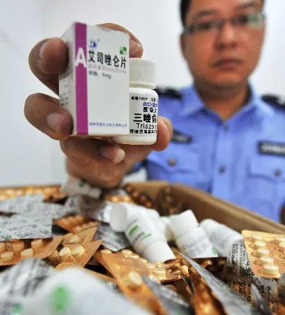 真的有一捂就晕的化学品吗,真的有一种药一喝就会晕倒吗