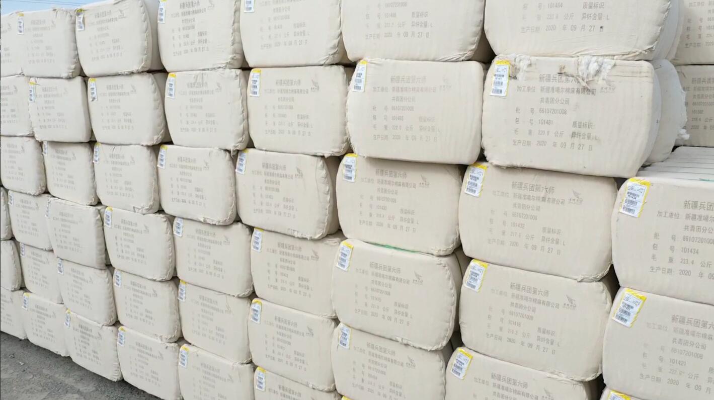 新买的衣服为什么有股味,新买的衣服有股臭味是什么原因